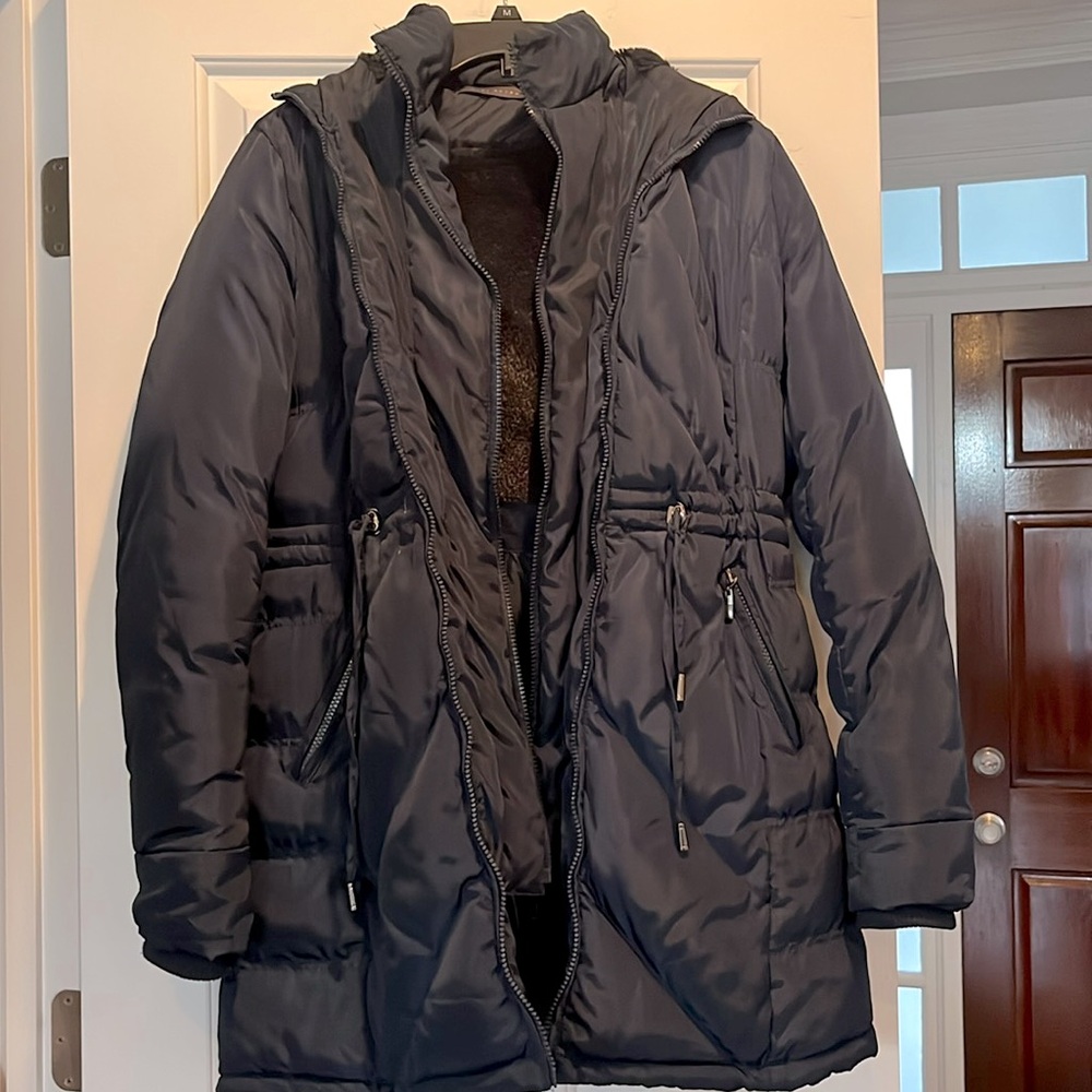 Suzy Shier double layer puffer jacket with fur lined hood, navy, size M